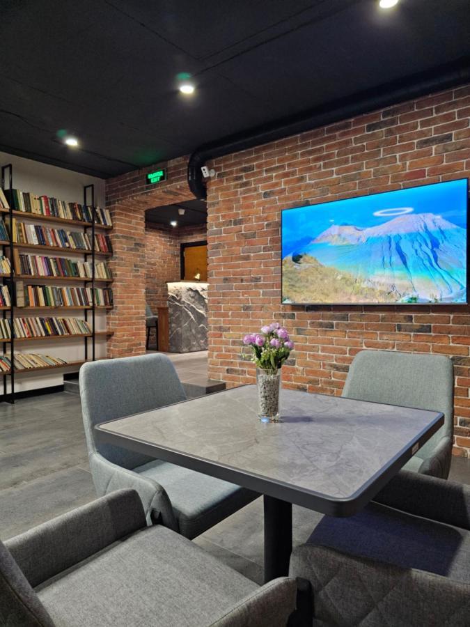 Orion Hostel 耶烈万 外观 照片