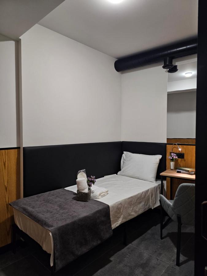 Orion Hostel 耶烈万 外观 照片