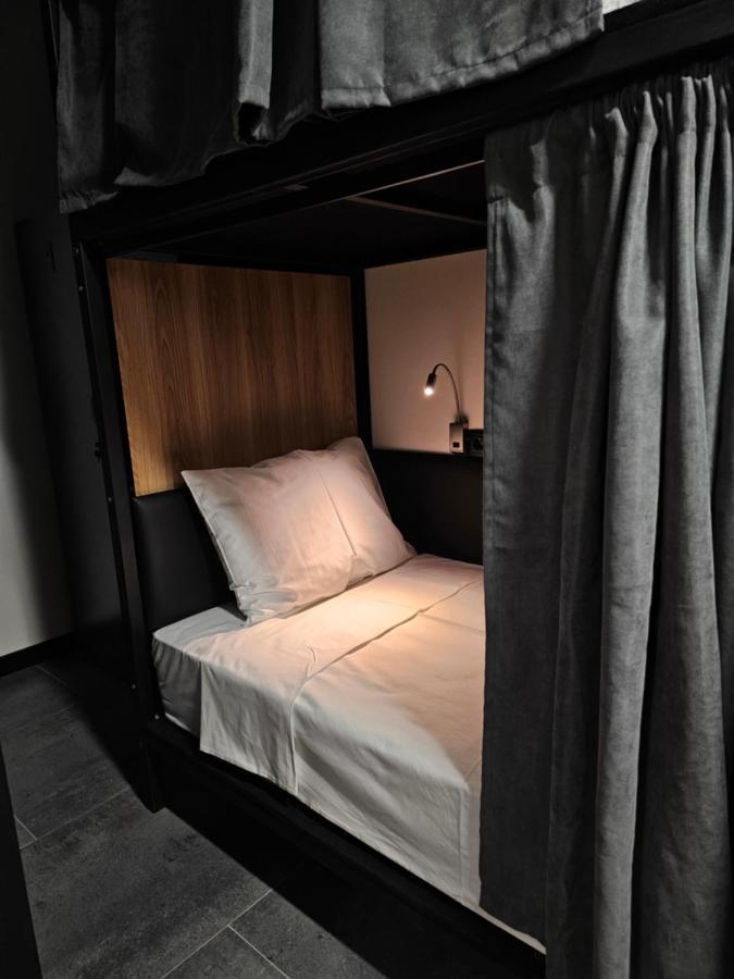 Orion Hostel 耶烈万 外观 照片